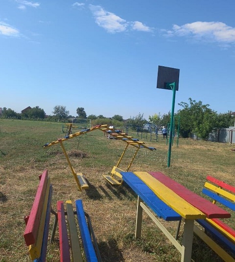 photo 5197330764180610828 y