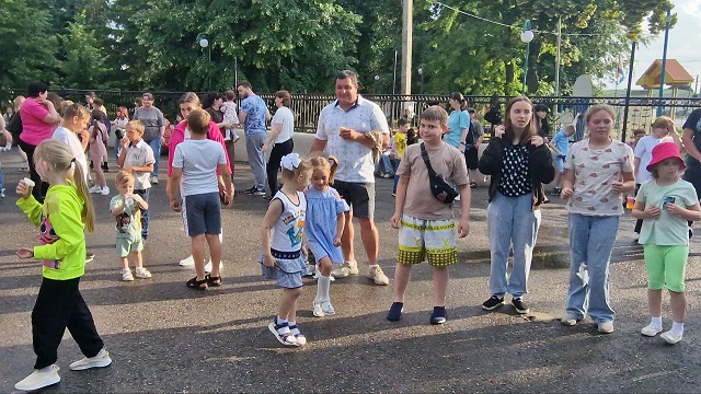 photo 5395504278954695016 y